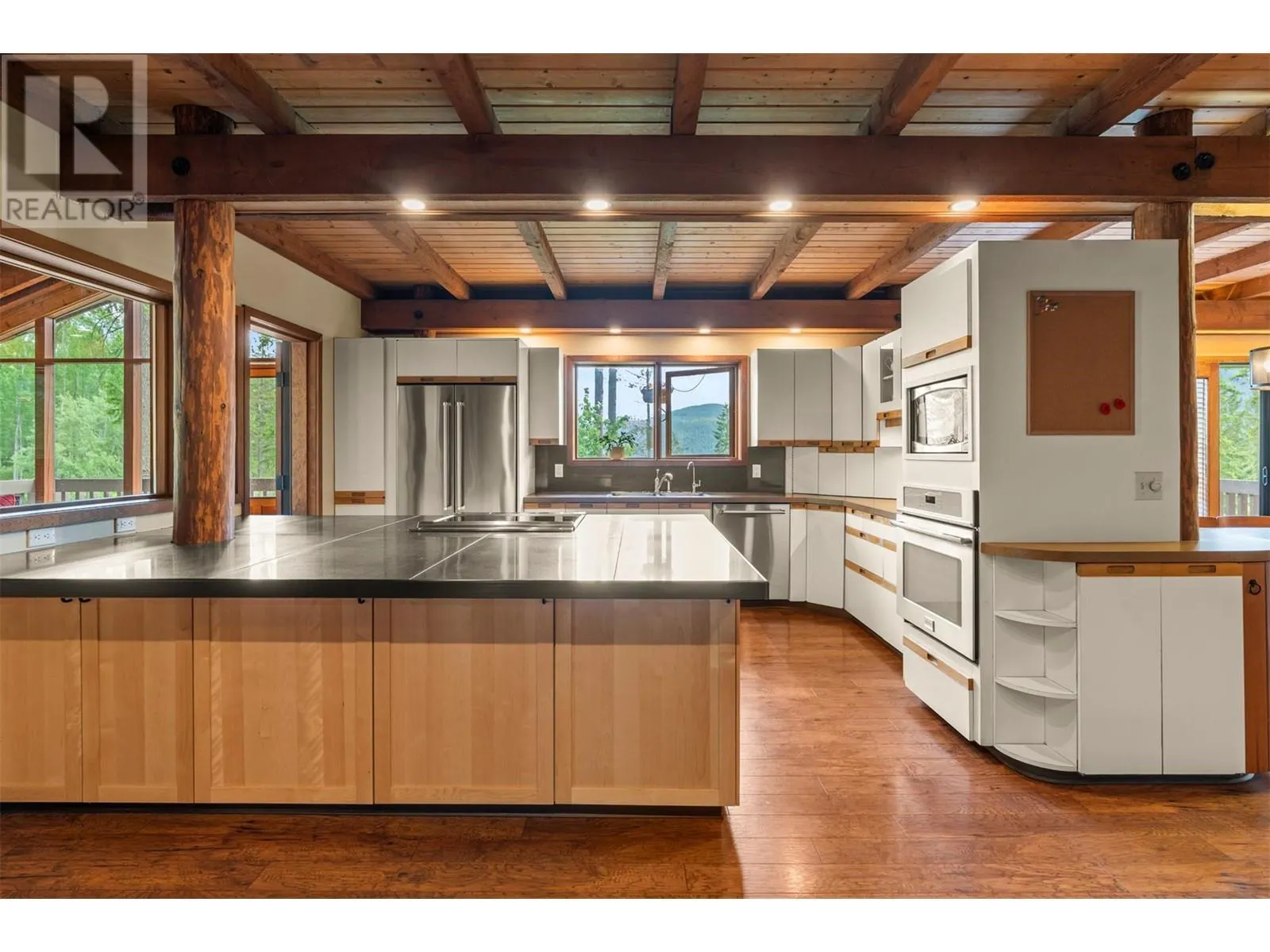 1099 Enderby Mabel Lake Road