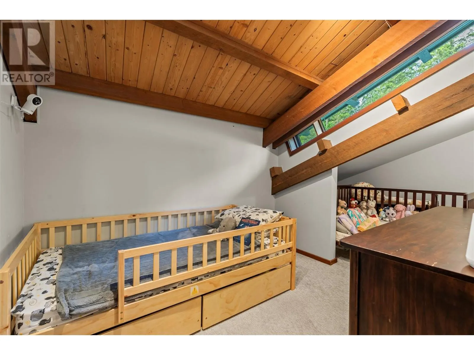1099 Enderby Mabel Lake Road