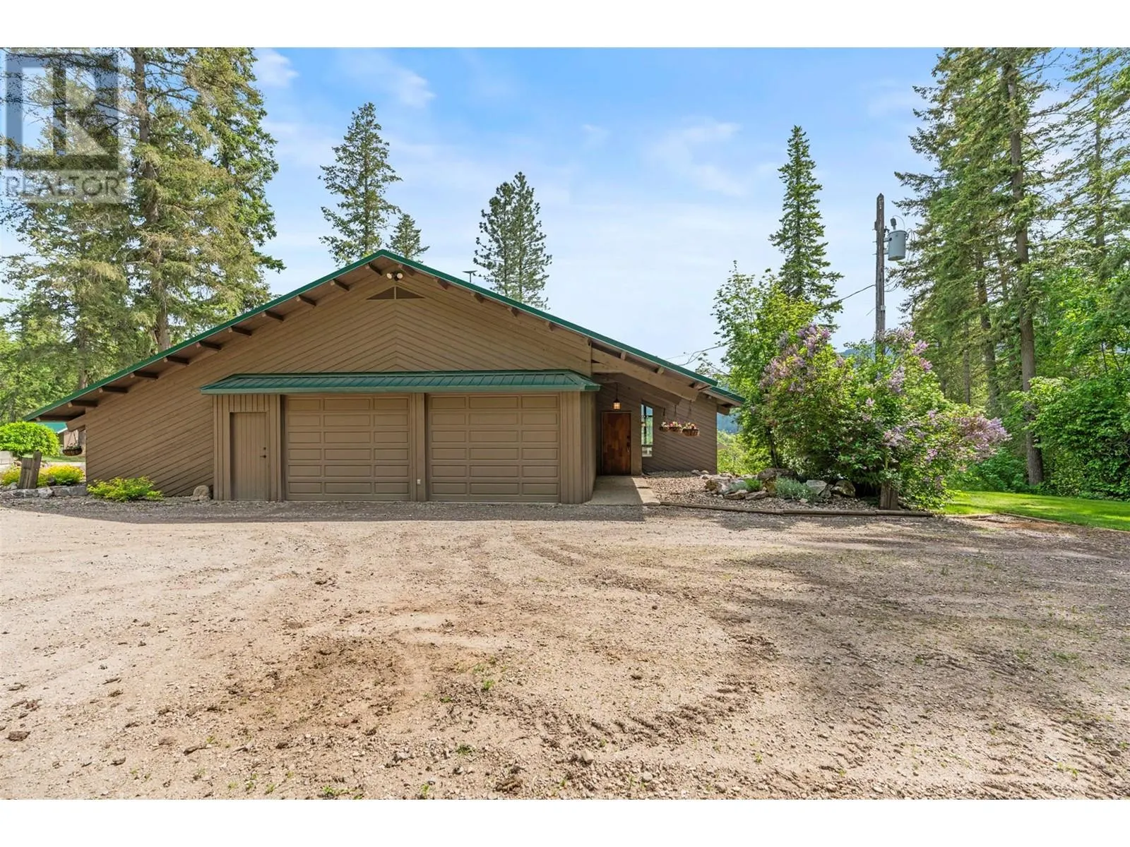 1099 Enderby Mabel Lake Road