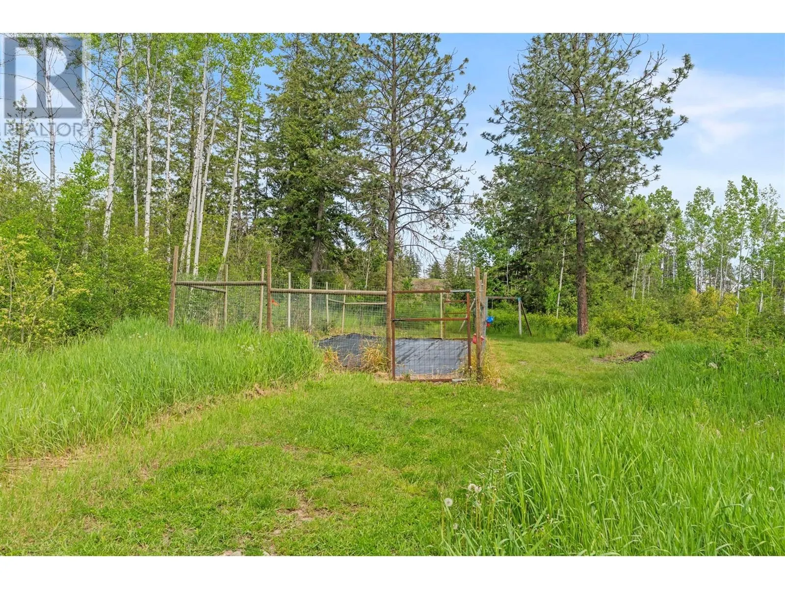1099 Enderby Mabel Lake Road