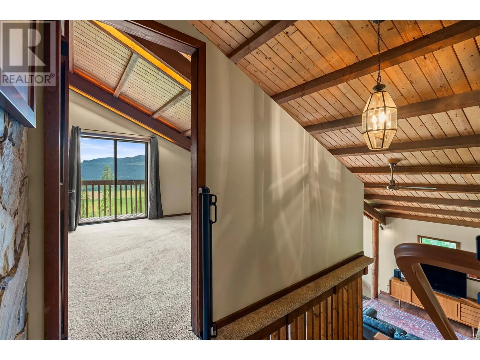 1099 Enderby Mabel Lake Road
