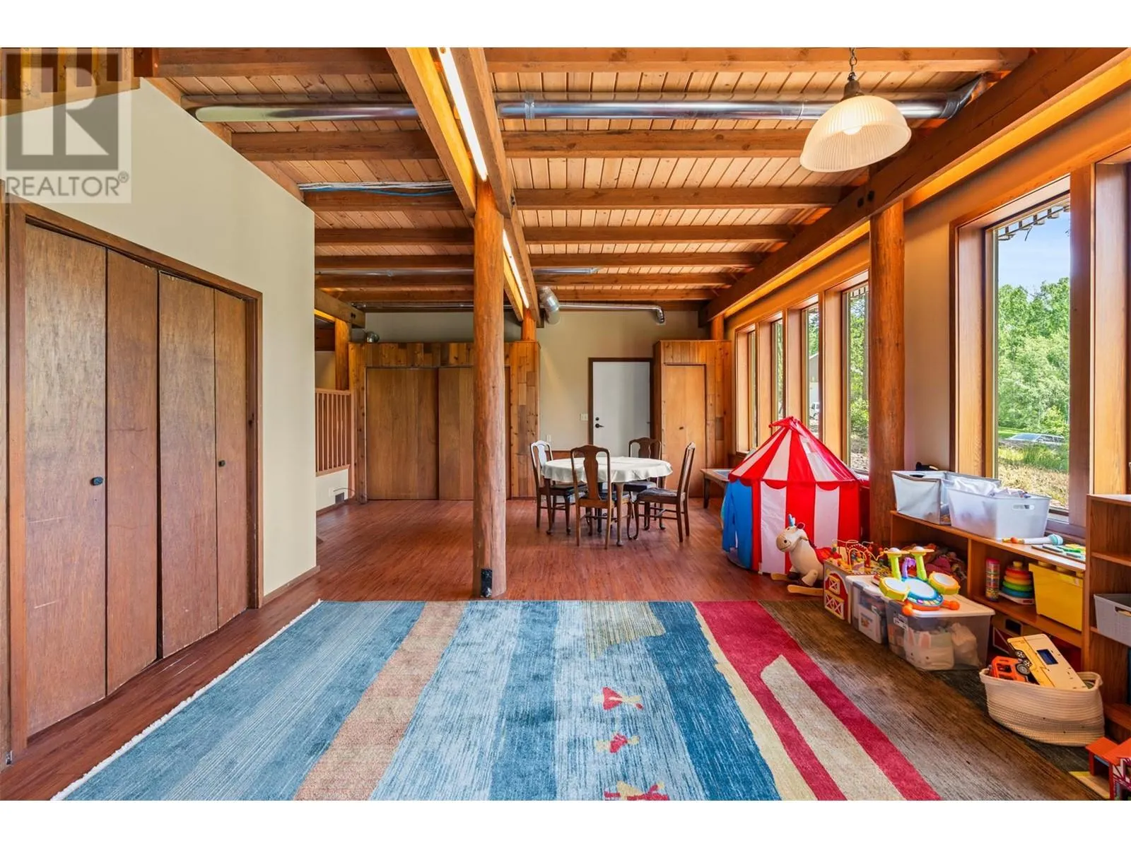 1099 Enderby Mabel Lake Road