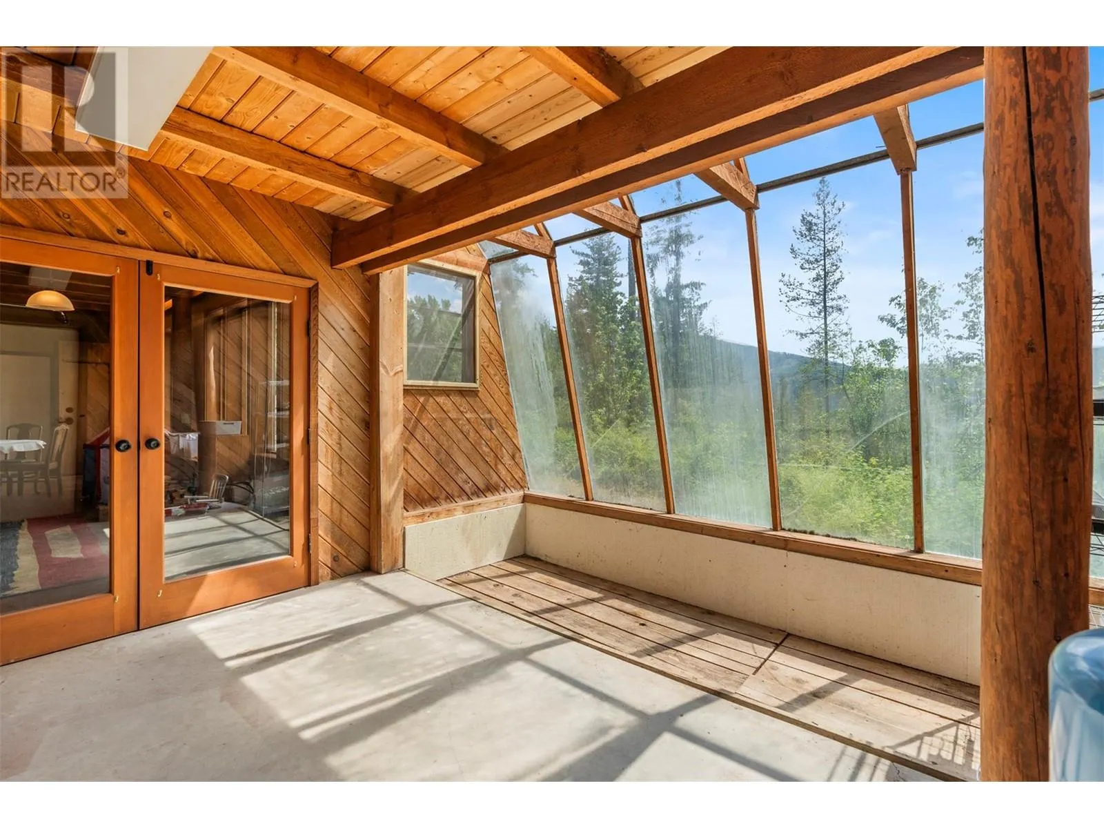 1099 Enderby Mabel Lake Road