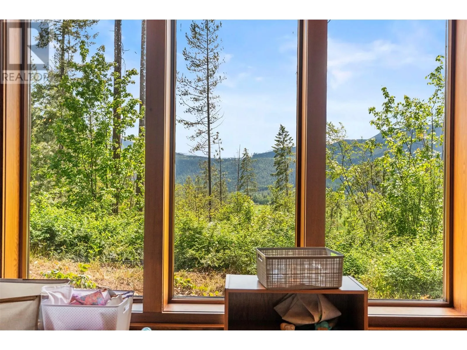 1099 Enderby Mabel Lake Road