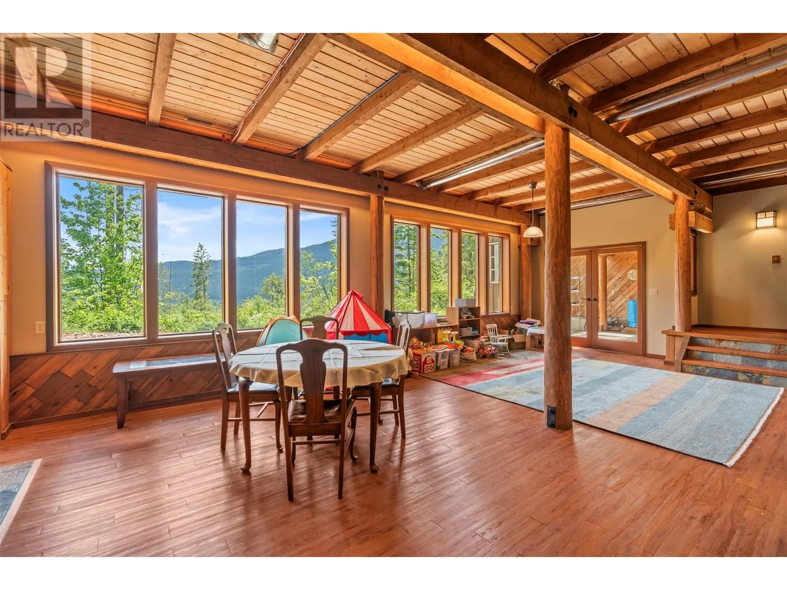 1099 Enderby Mabel Lake Road