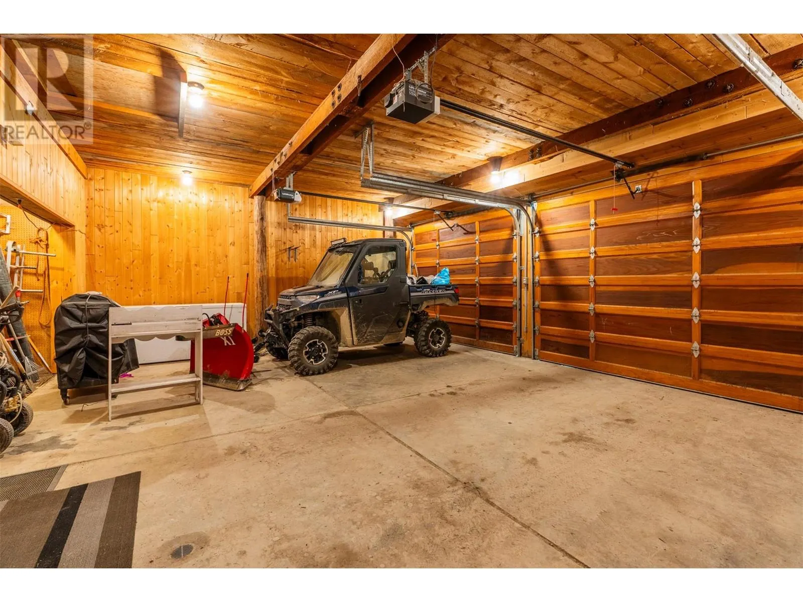1099 Enderby Mabel Lake Road