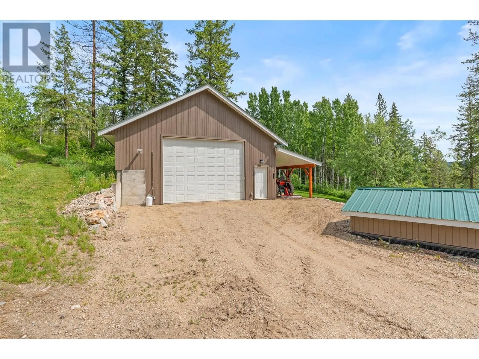 1099 Enderby Mabel Lake Road