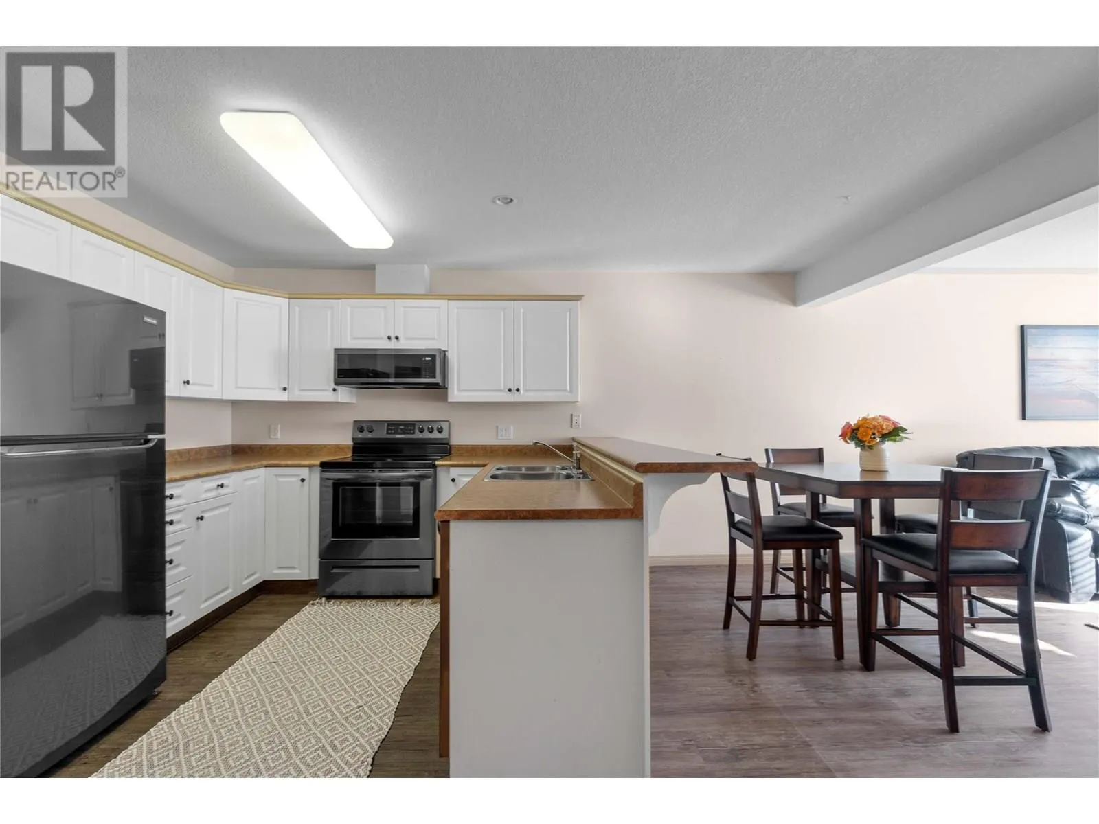 1002 Riverside Avenue Unit# 221