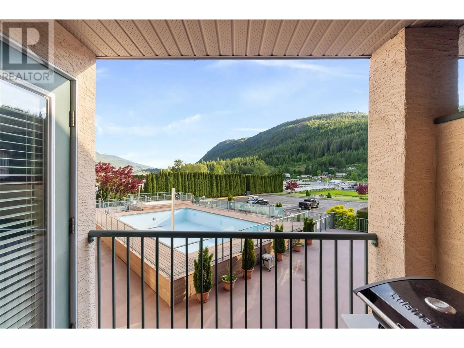1002 Riverside Avenue Unit# 221