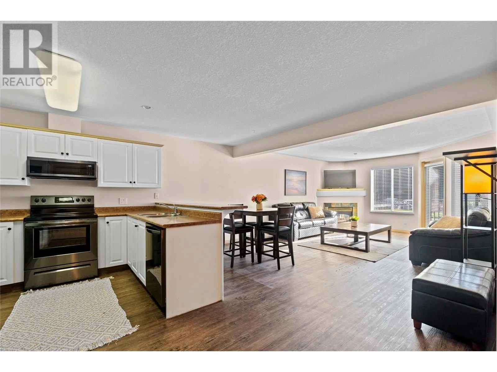1002 Riverside Avenue Unit# 221