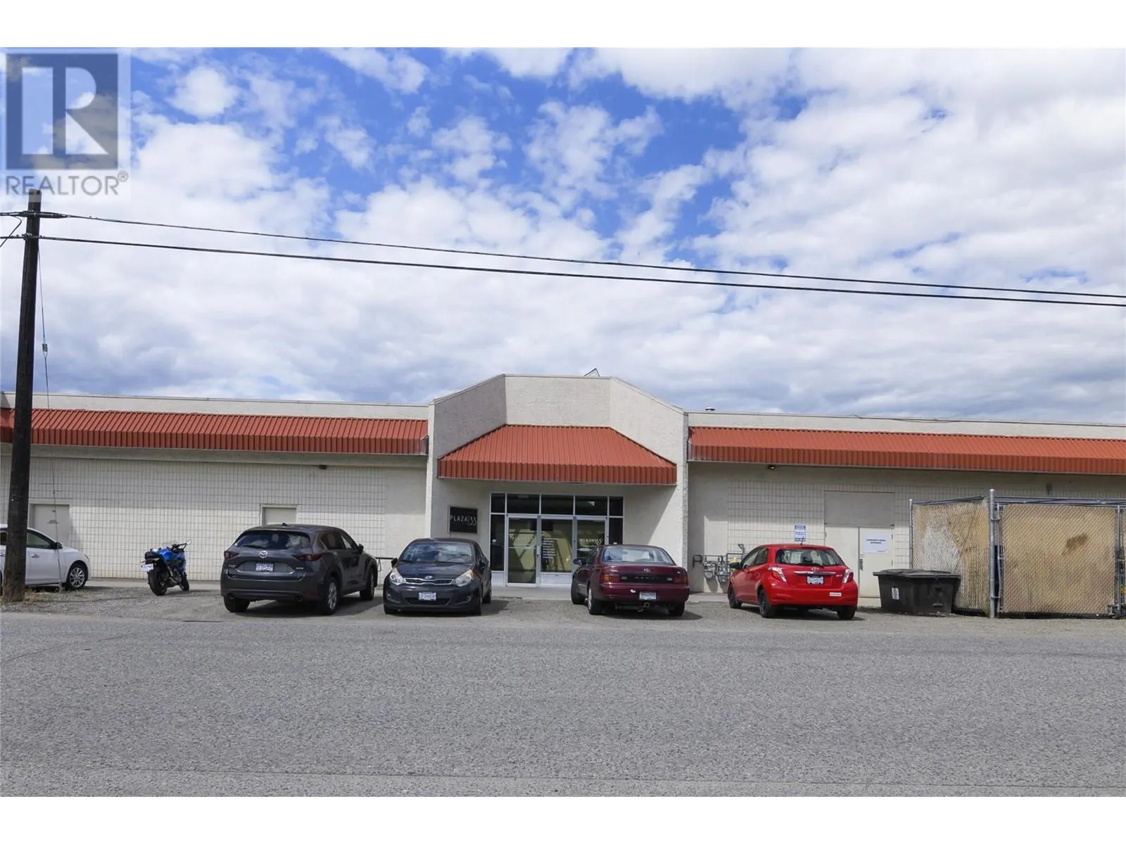 195 & 301 33 Highway W
