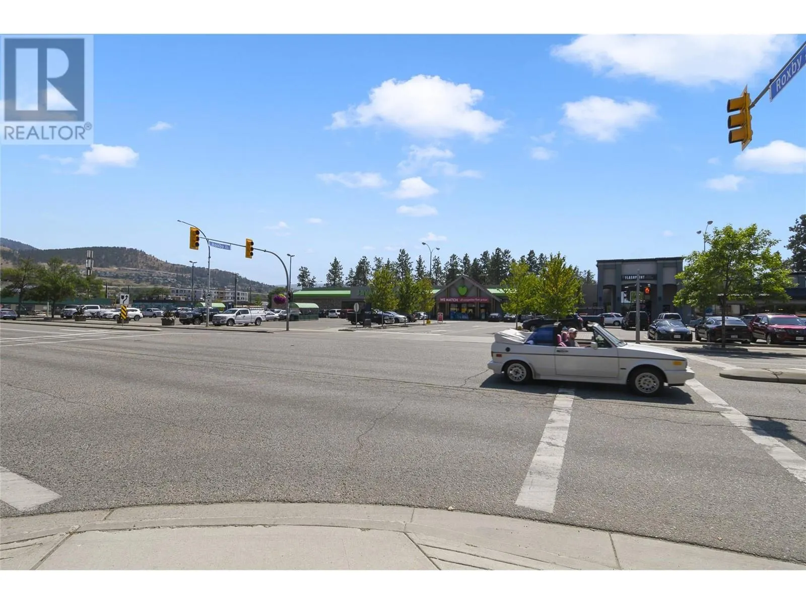 195 & 301 33 Highway W