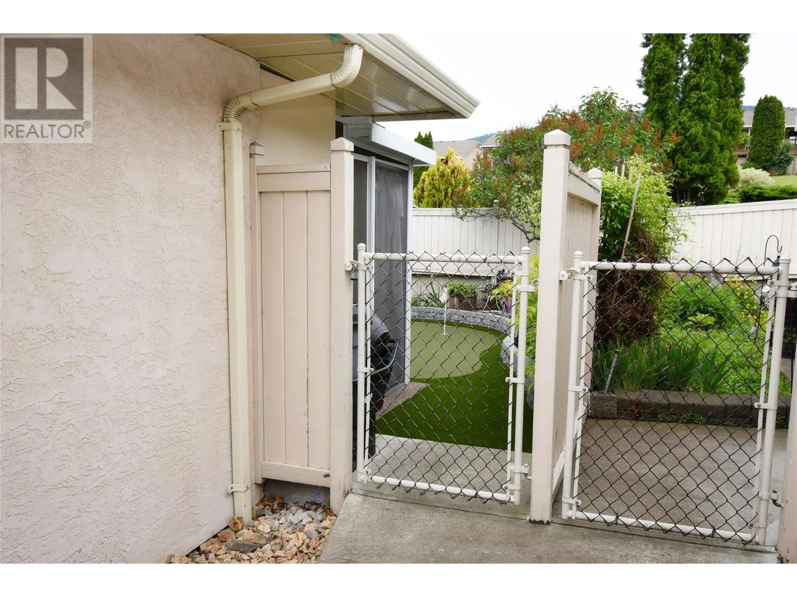 2200 40 Avenue Unit# 6