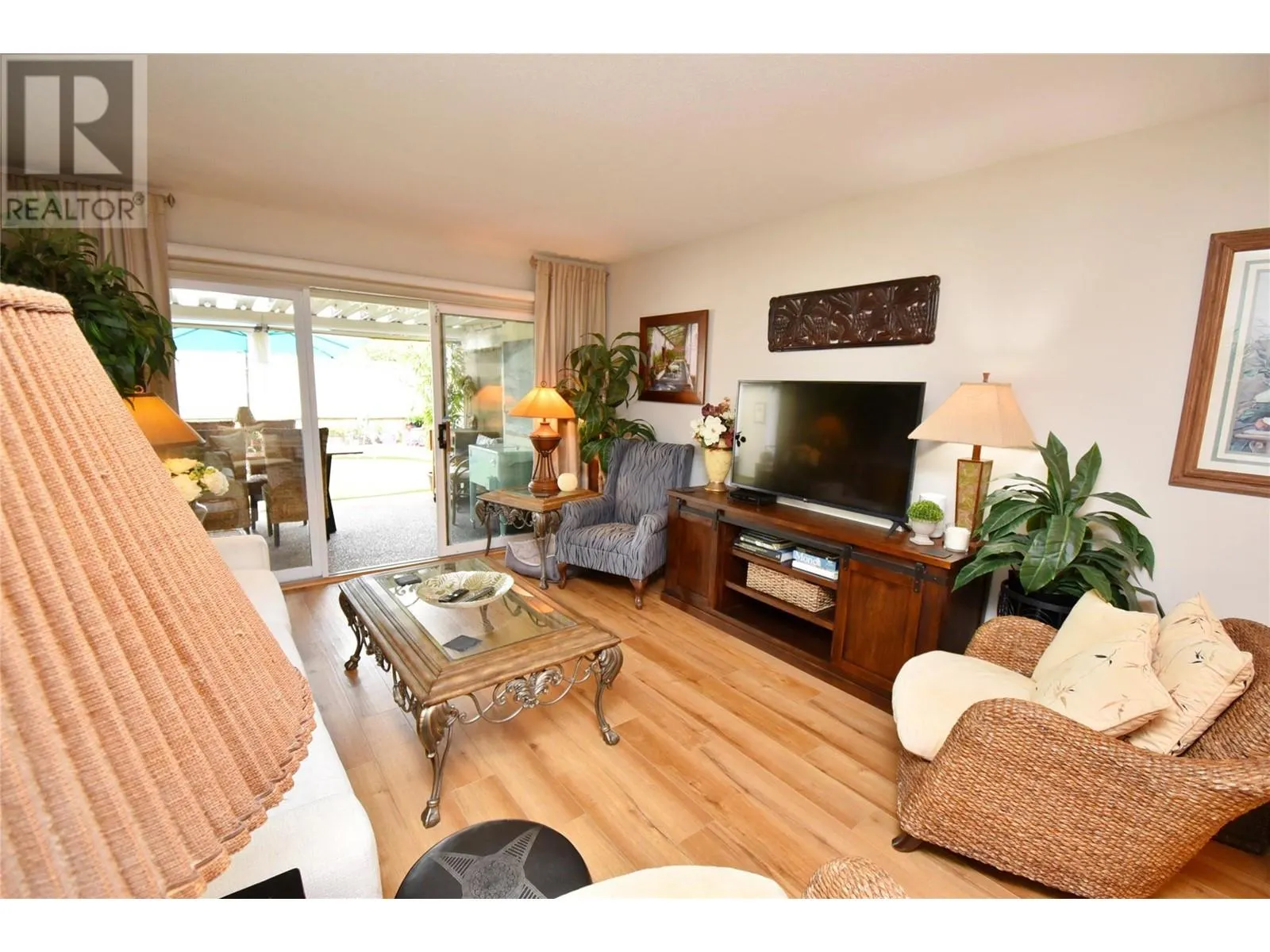 2200 40 Avenue Unit# 6