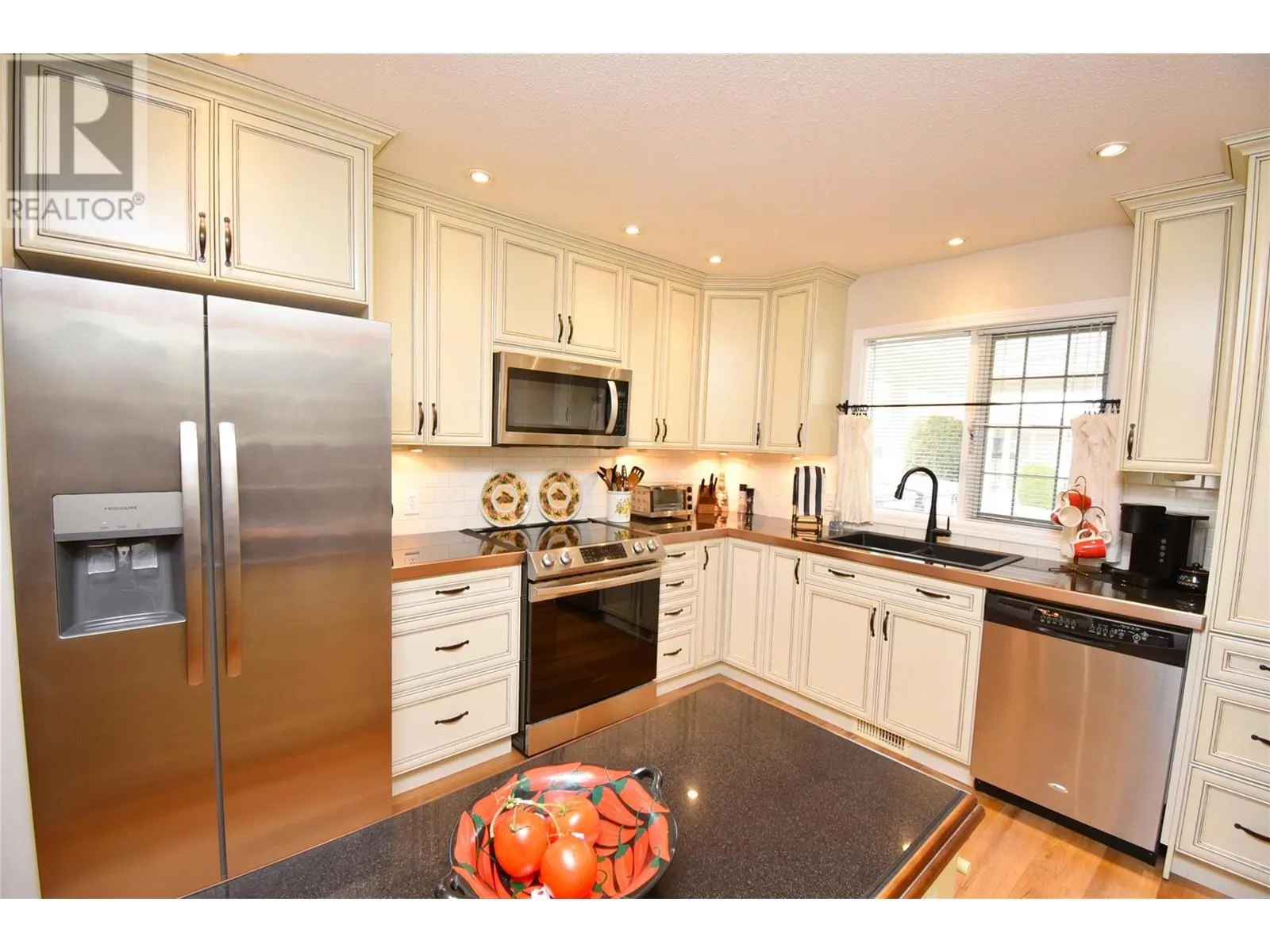 2200 40 Avenue Unit# 6