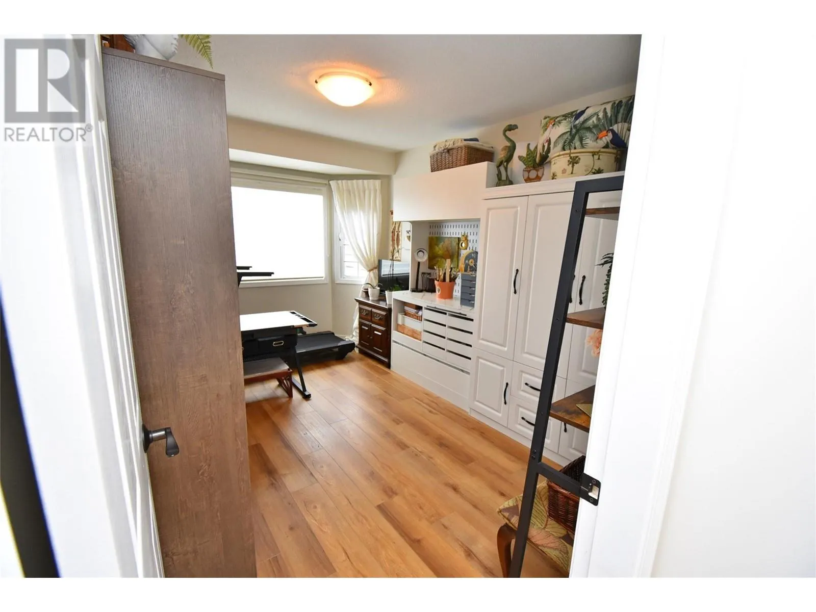 2200 40 Avenue Unit# 6