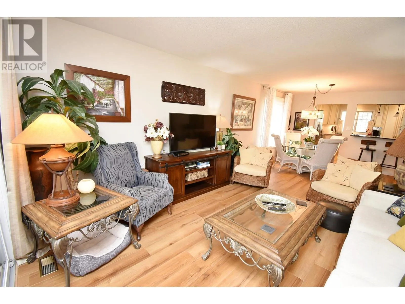 2200 40 Avenue Unit# 6