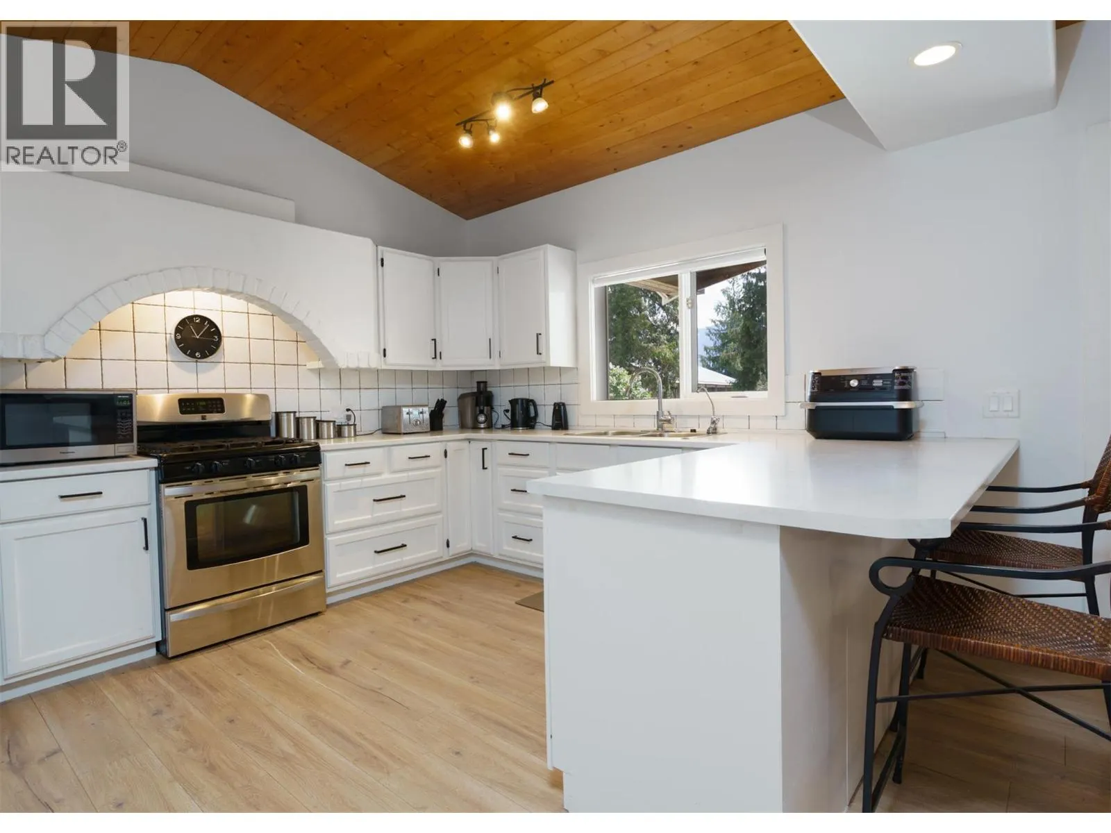 4452 Sleepy Hollow Road