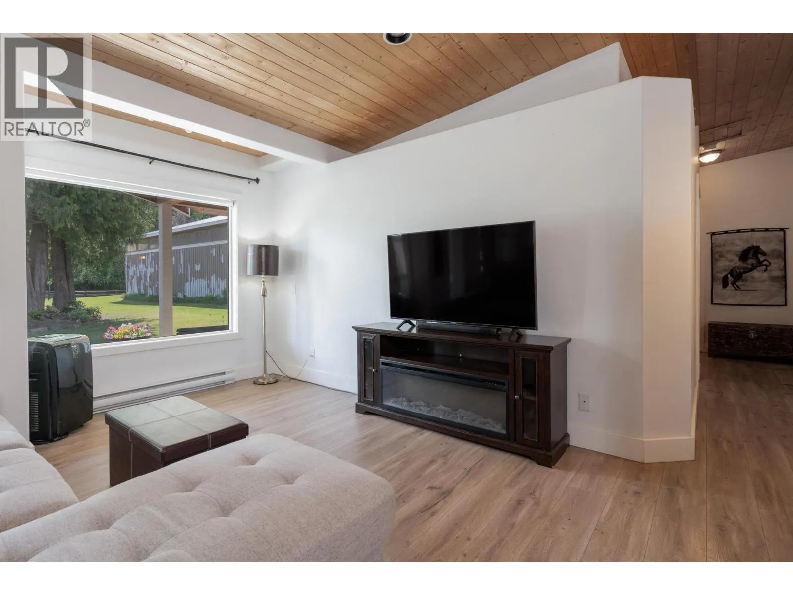 4452 Sleepy Hollow Road