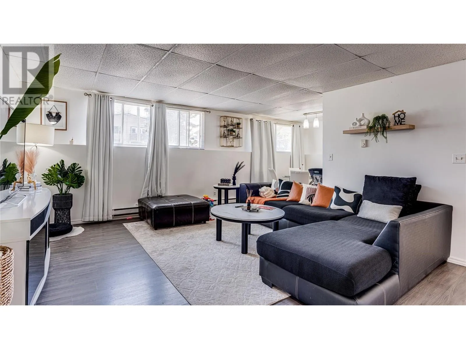 1604 45 Street