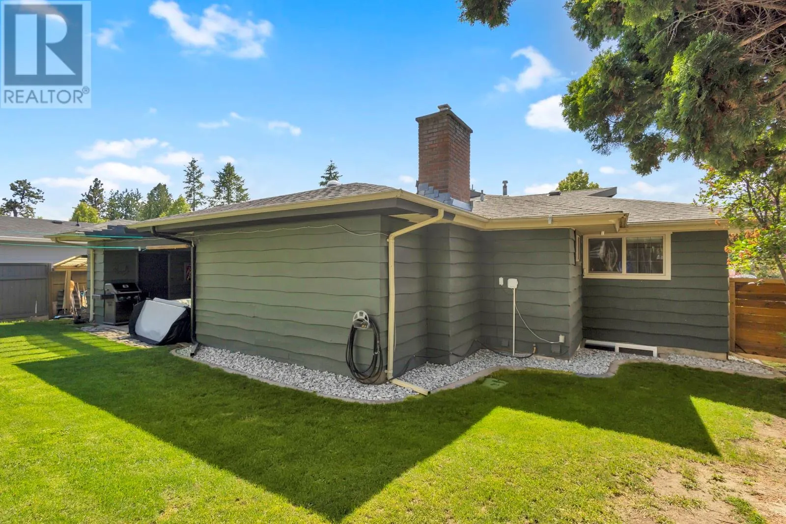 1123 Pinecrest Lane