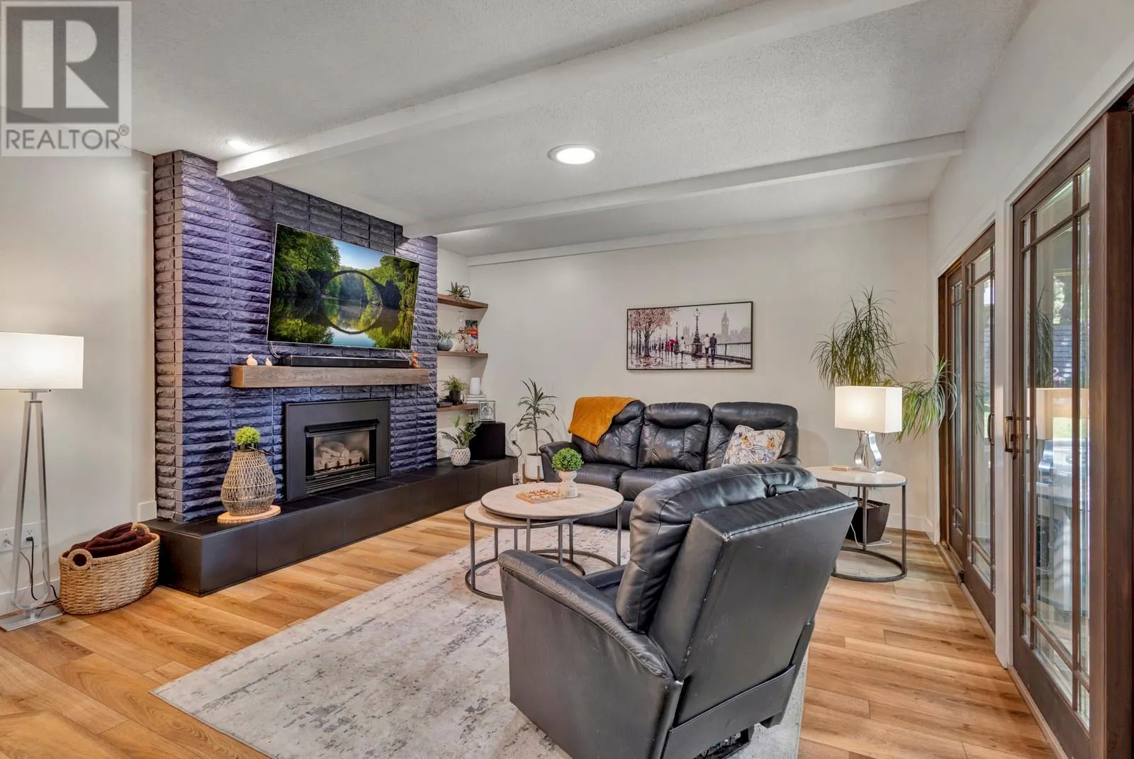 1123 Pinecrest Lane