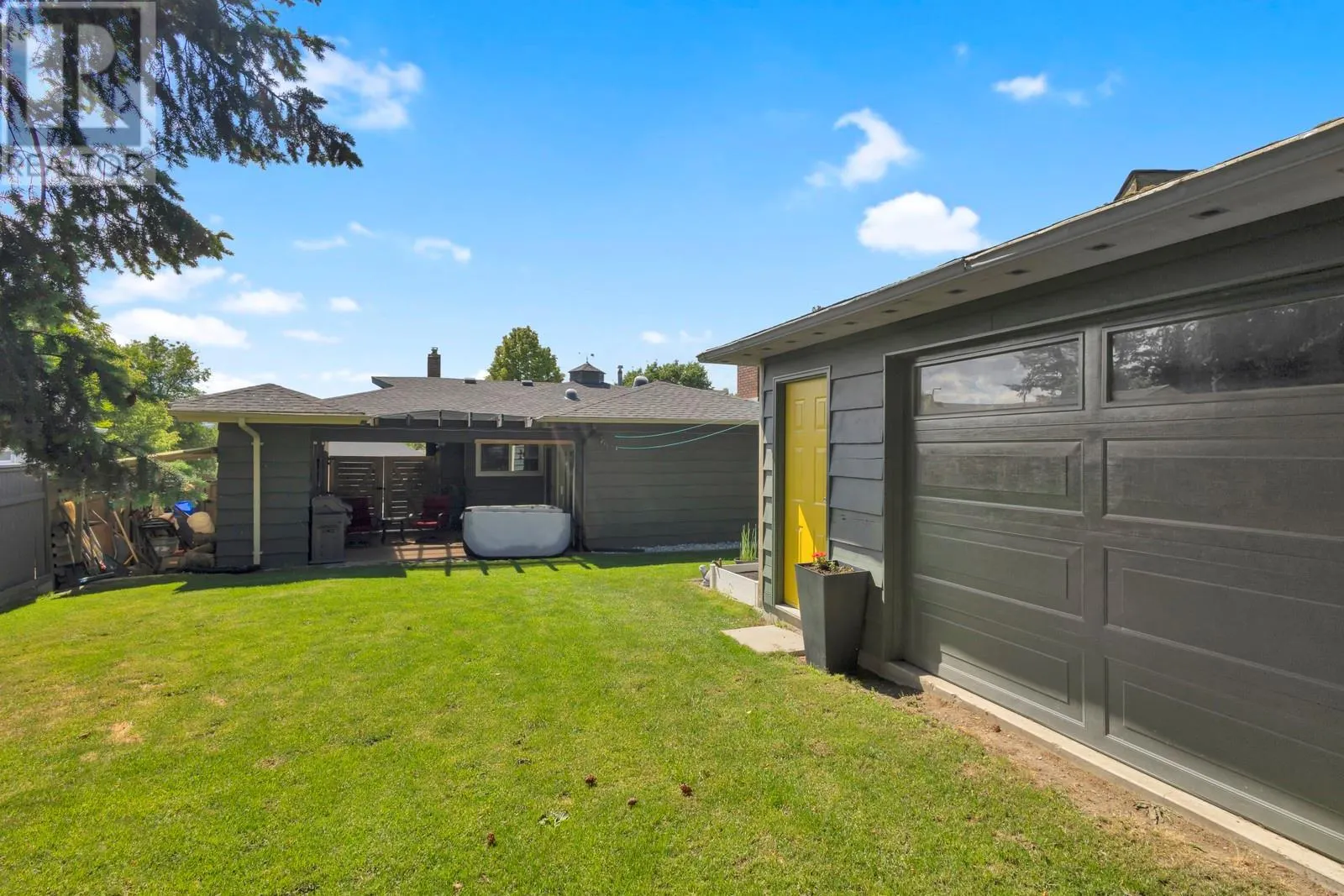 1123 Pinecrest Lane