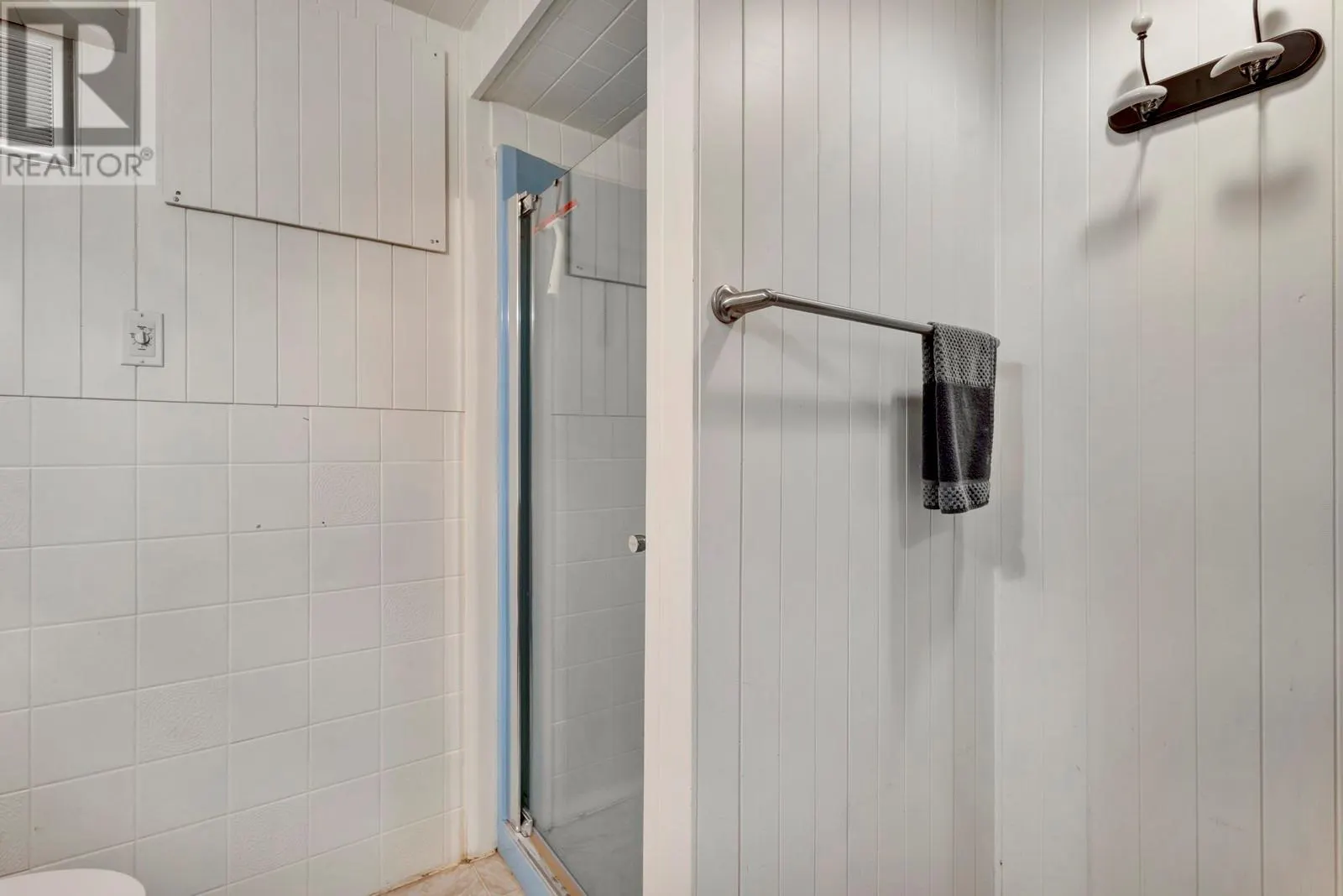 1123 Pinecrest Lane