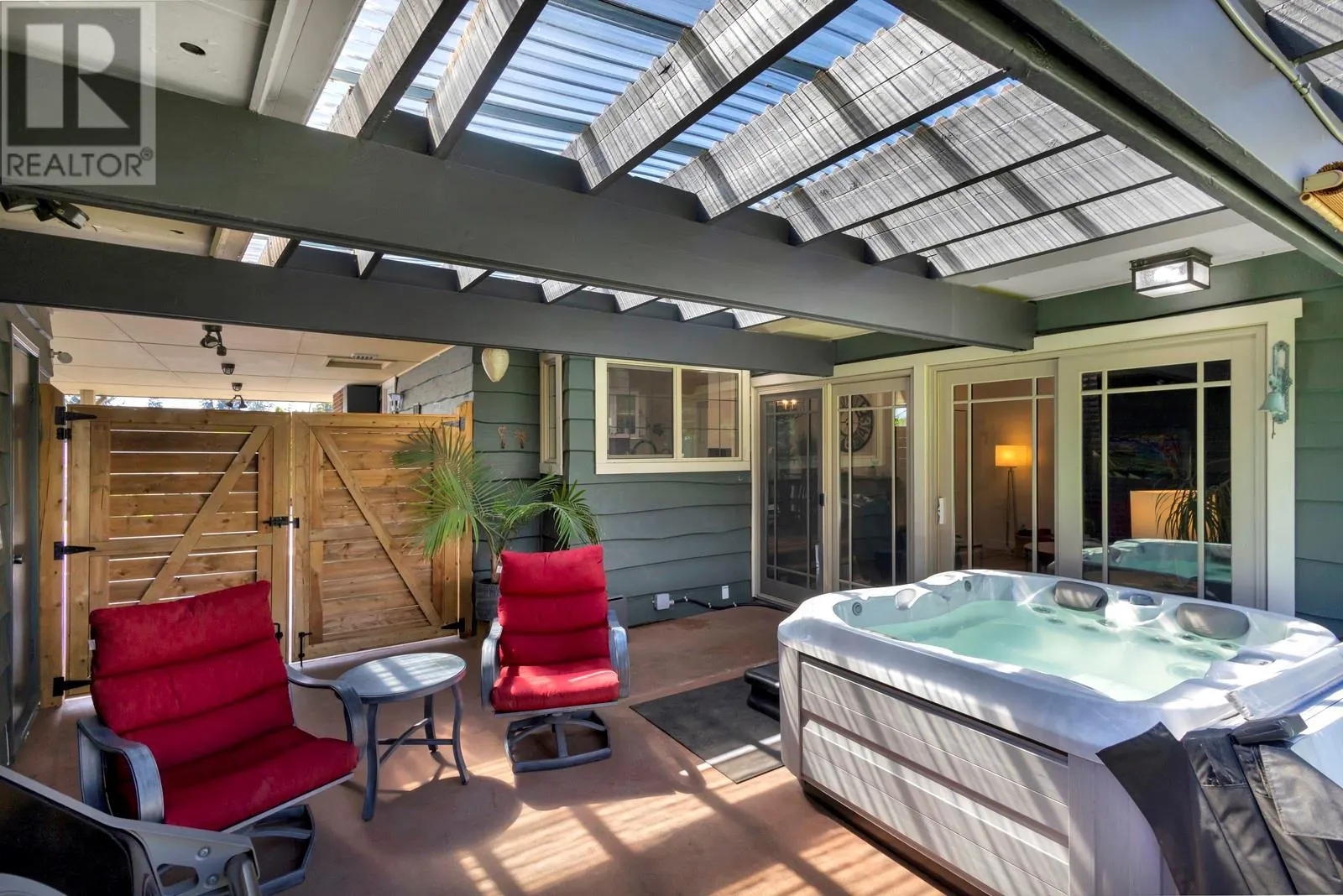 1123 Pinecrest Lane