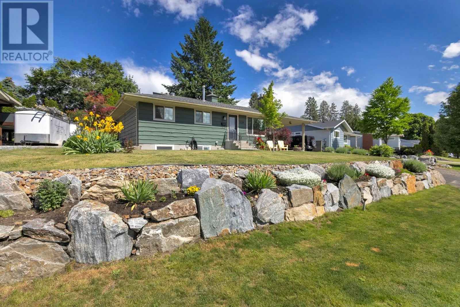 1123 Pinecrest Lane