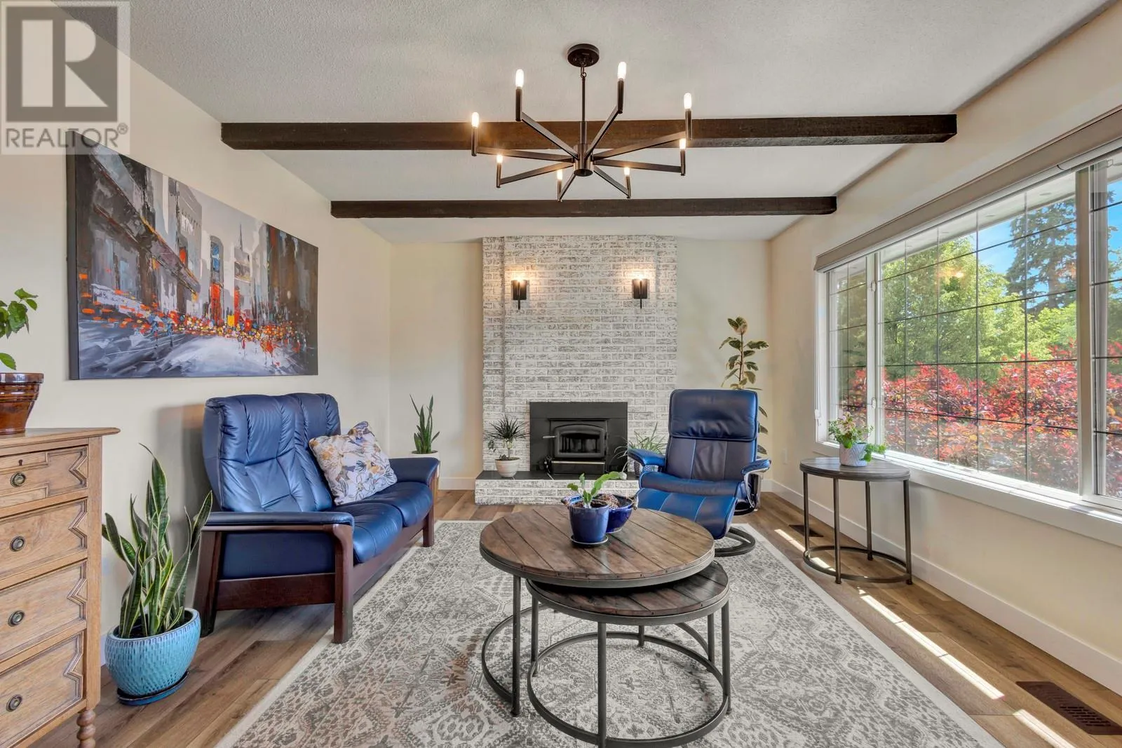1123 Pinecrest Lane
