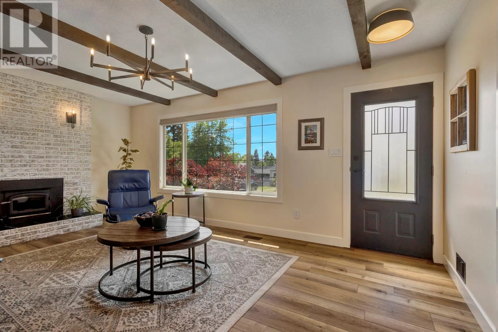 1123 Pinecrest Lane