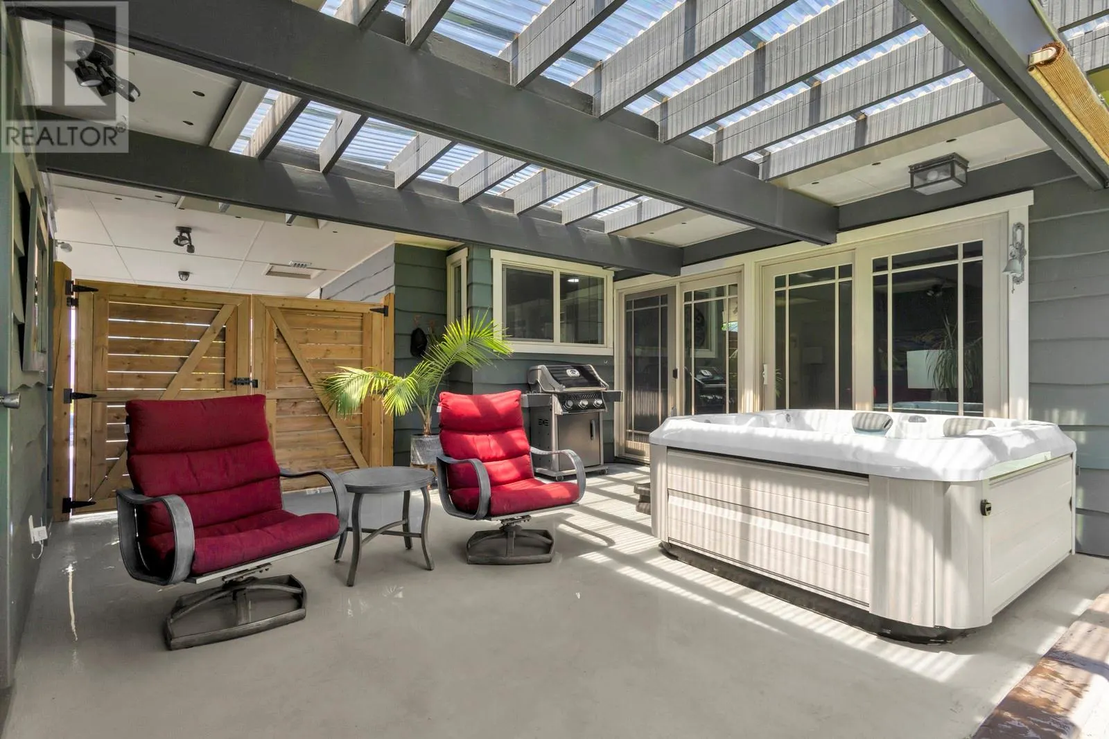 1123 Pinecrest Lane