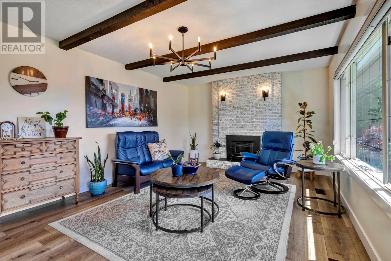 1123 Pinecrest Lane