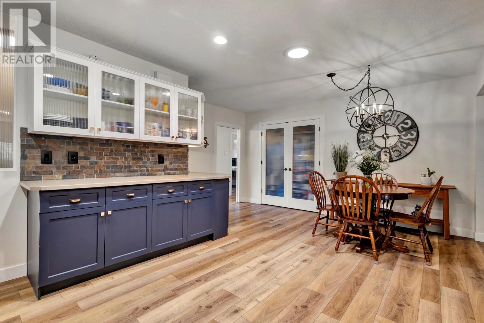 1123 Pinecrest Lane