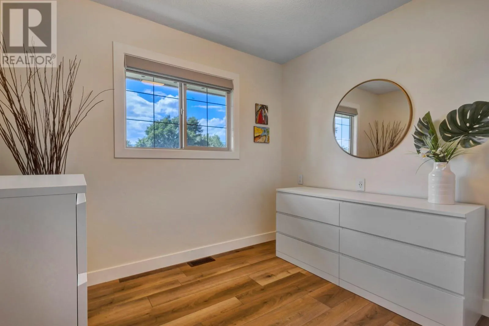 1123 Pinecrest Lane