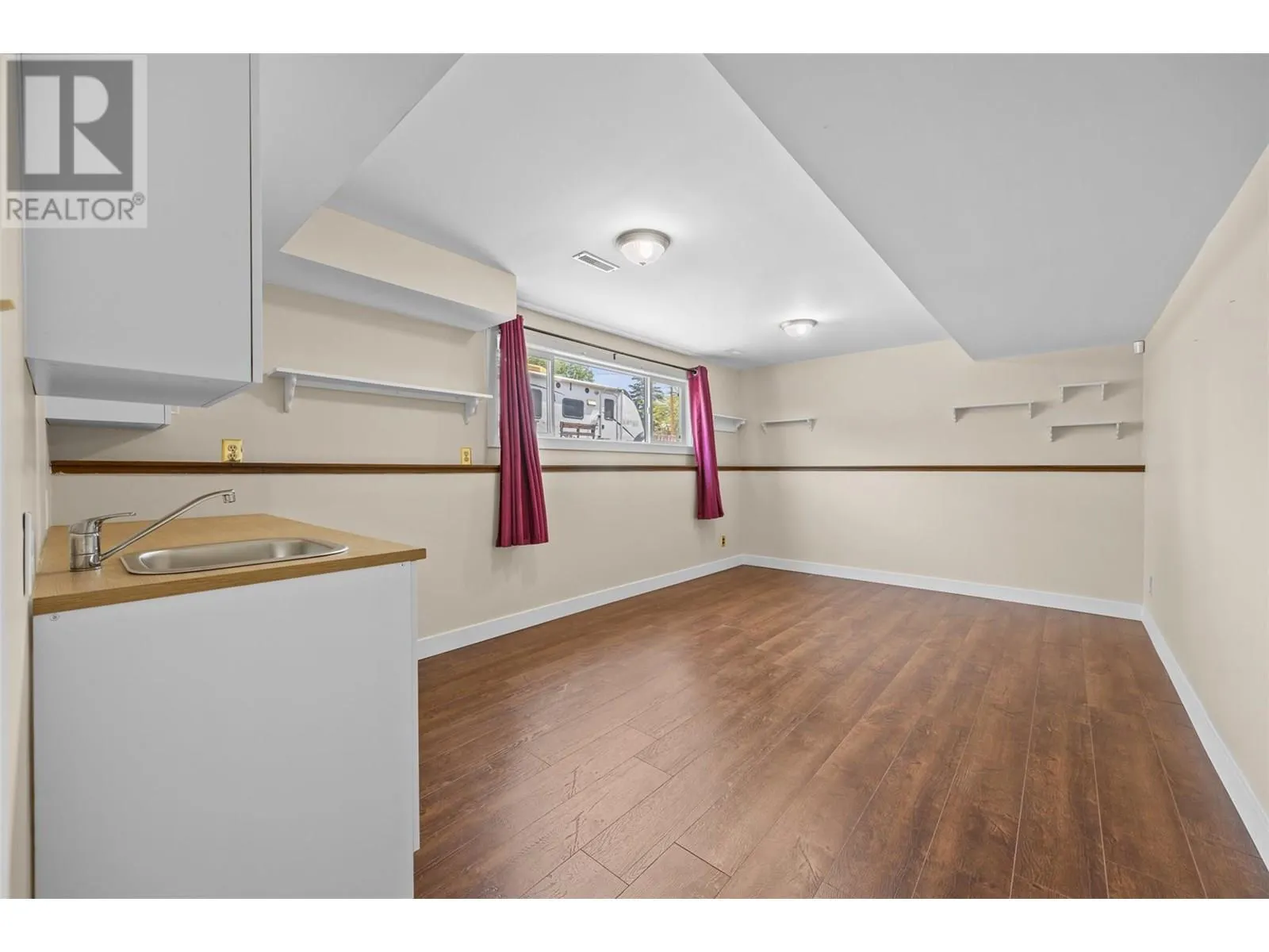 645 Mark Road