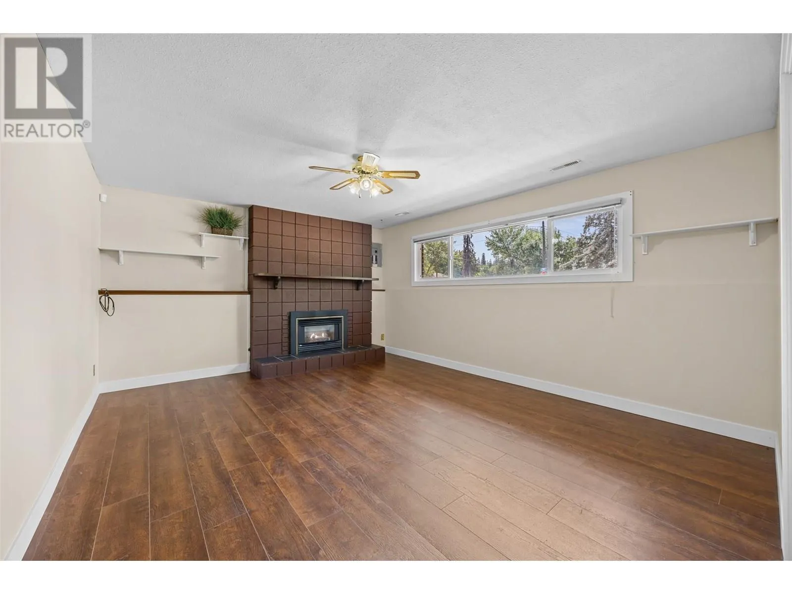 645 Mark Road