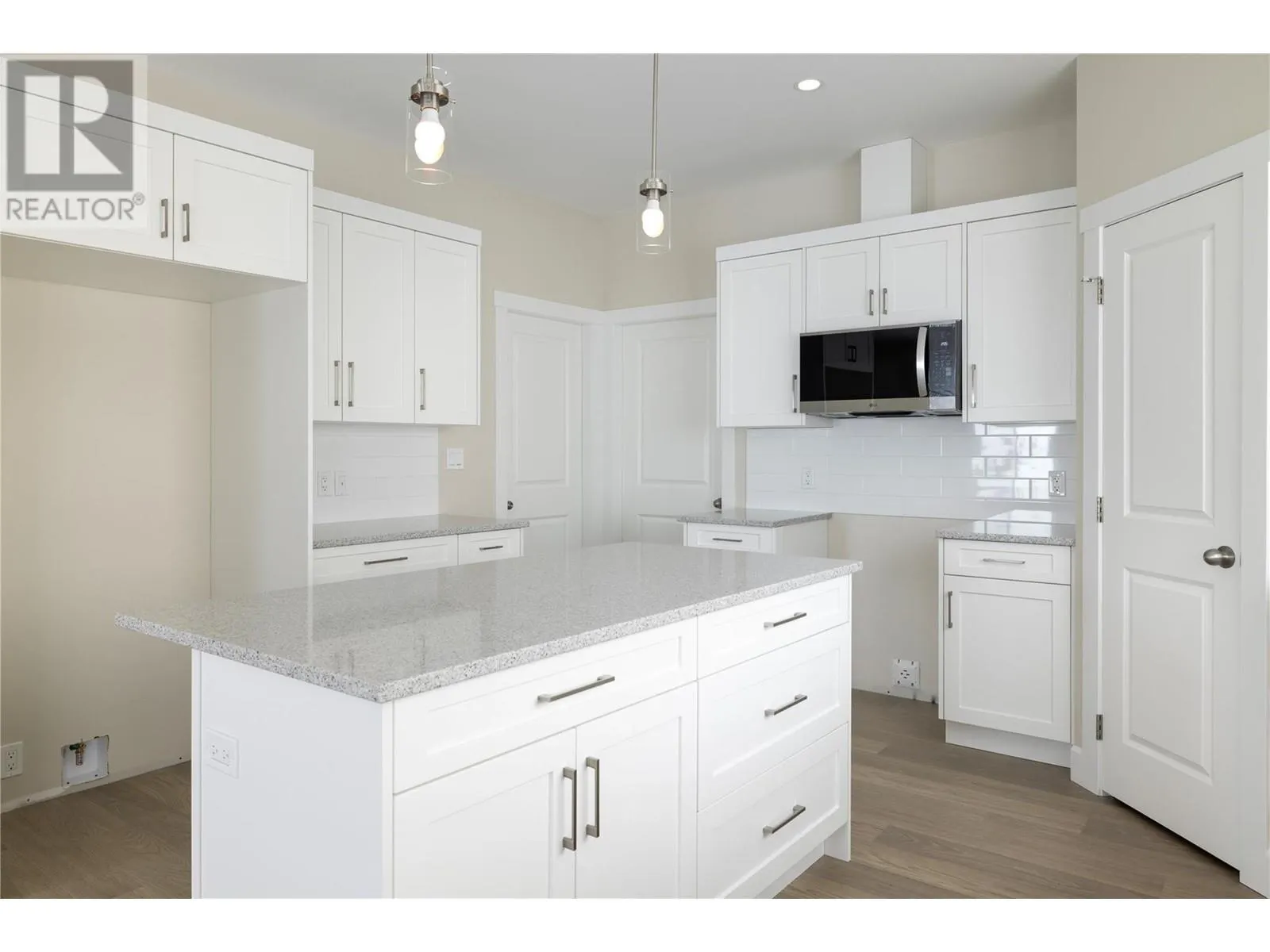 806 Cliff Avenue Unit# 103