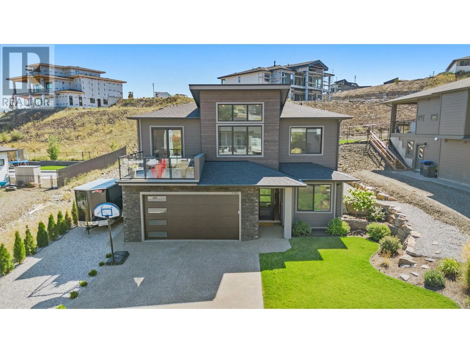 2789 Canyon Crest Drive