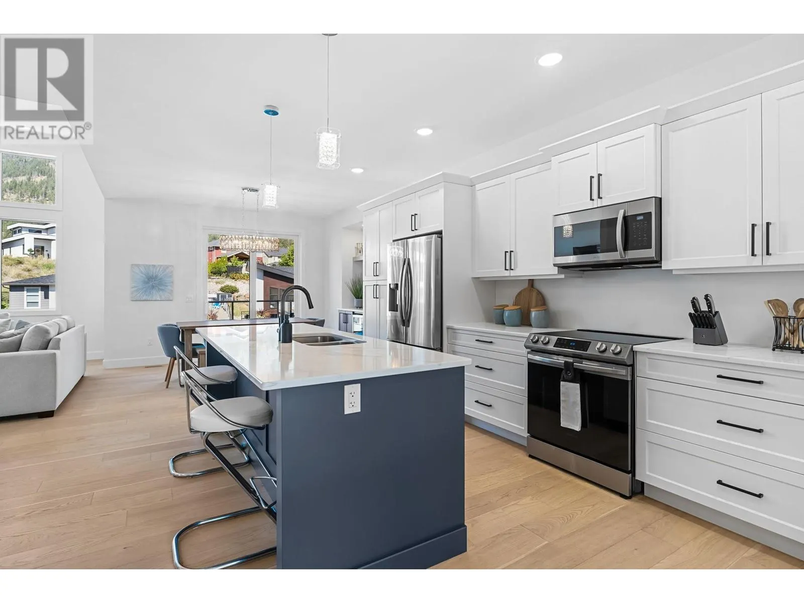 2789 Canyon Crest Drive