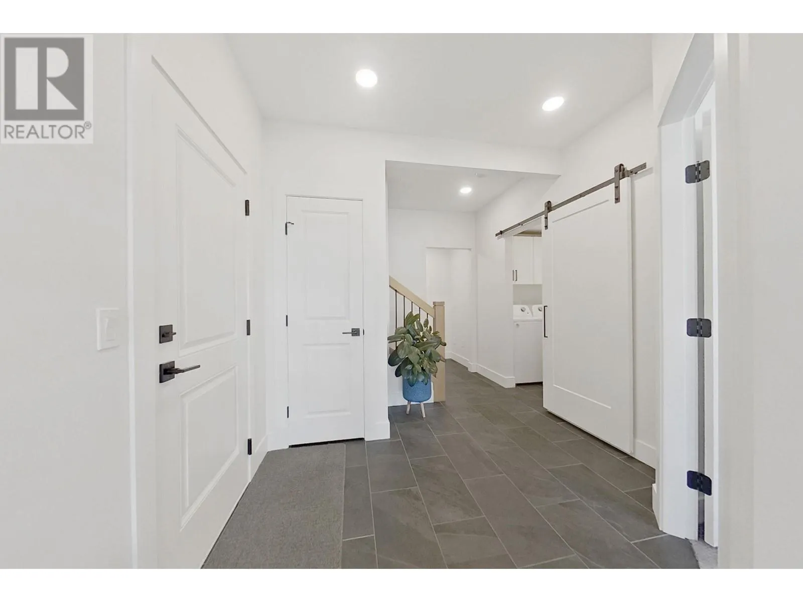 2789 Canyon Crest Drive