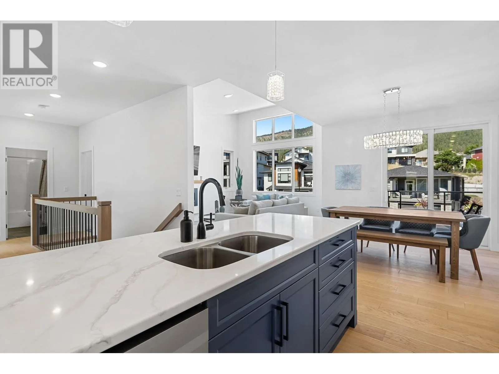 2789 Canyon Crest Drive