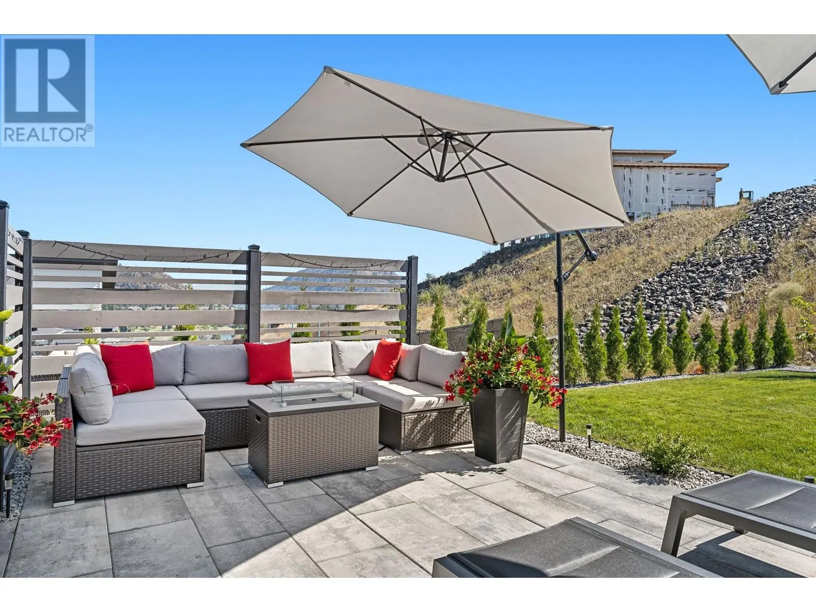 2789 Canyon Crest Drive
