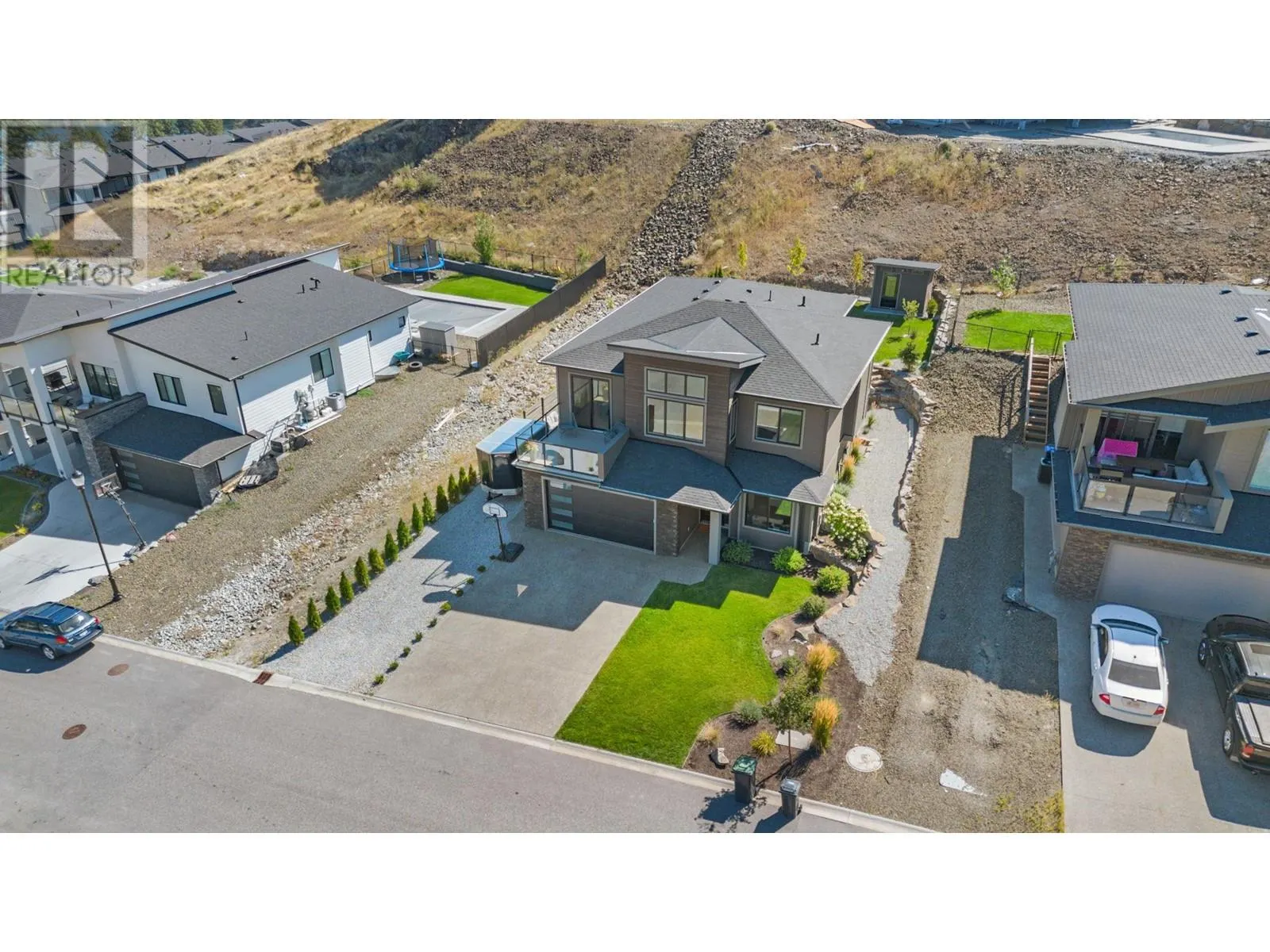 2789 Canyon Crest Drive