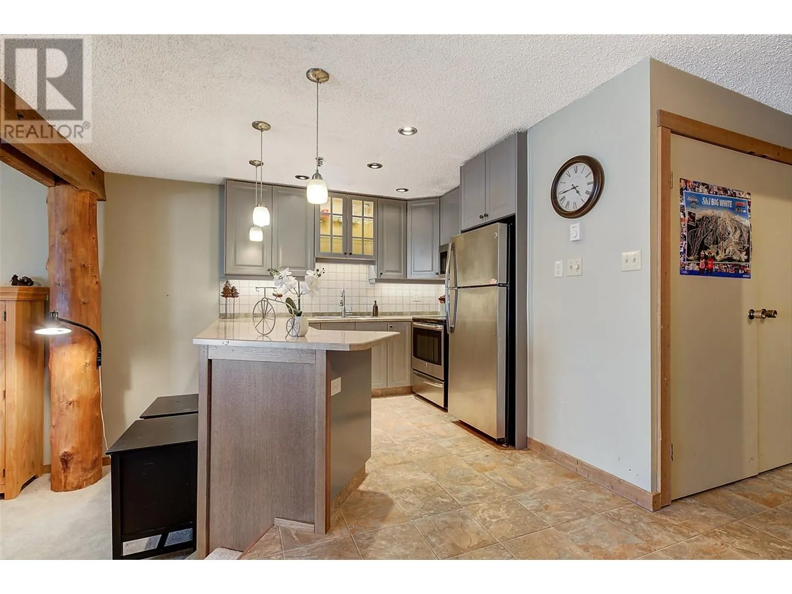 7470 Porcupine Road Unit# 402