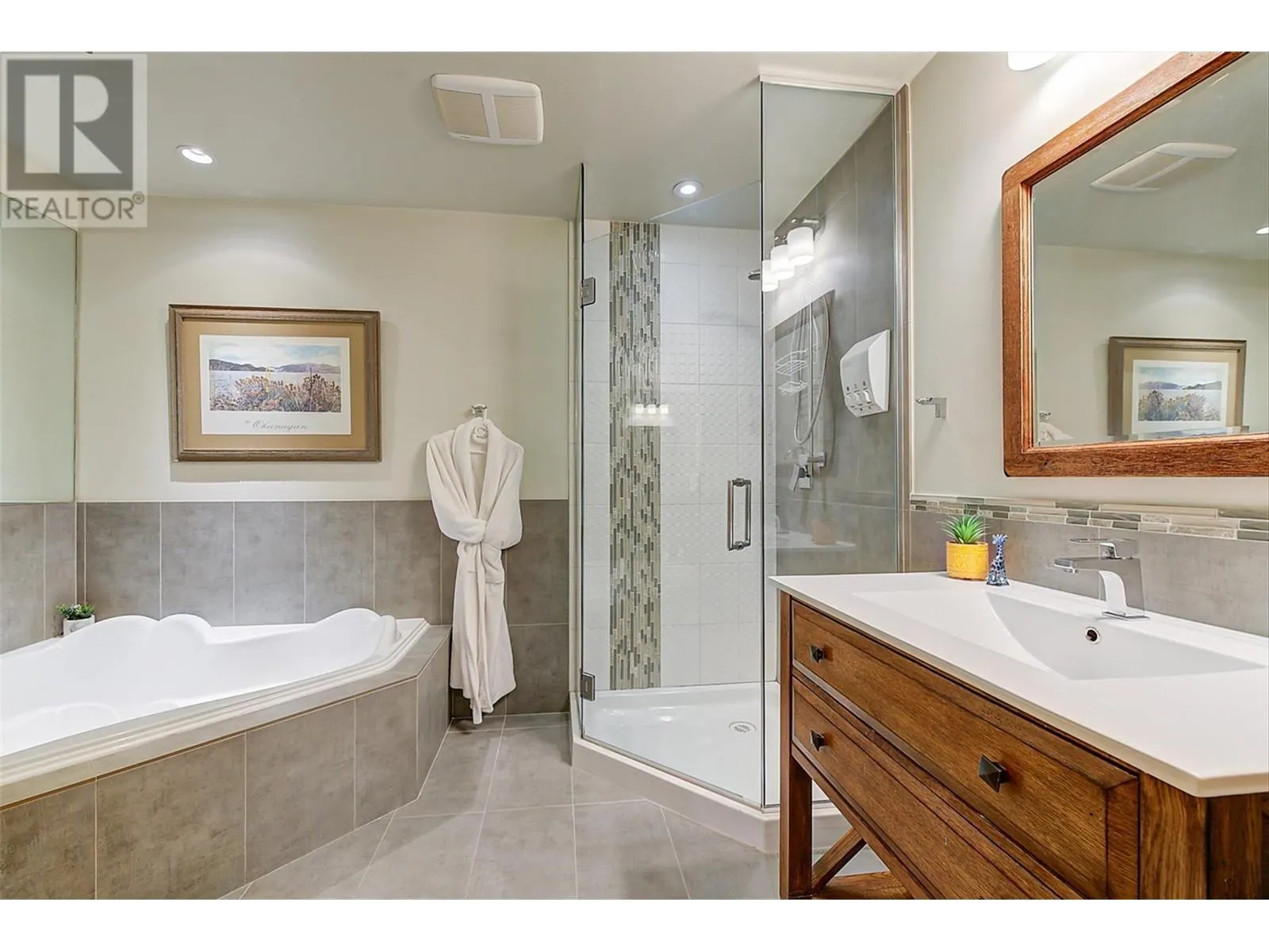 7470 Porcupine Road Unit# 402
