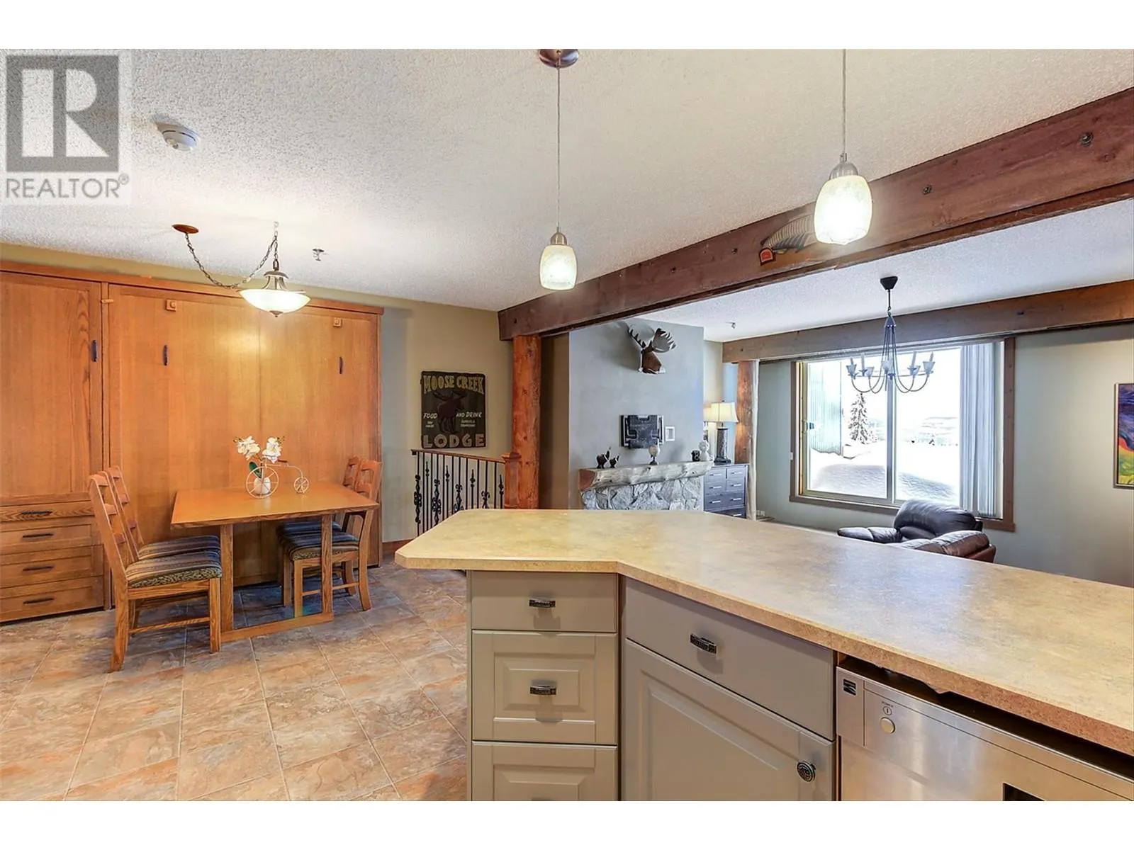 7470 Porcupine Road Unit# 402