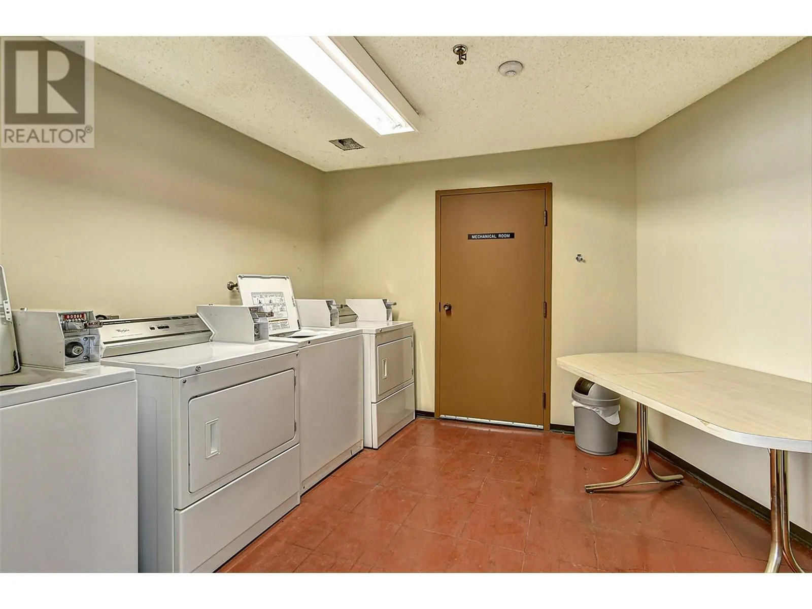 7470 Porcupine Road Unit# 402