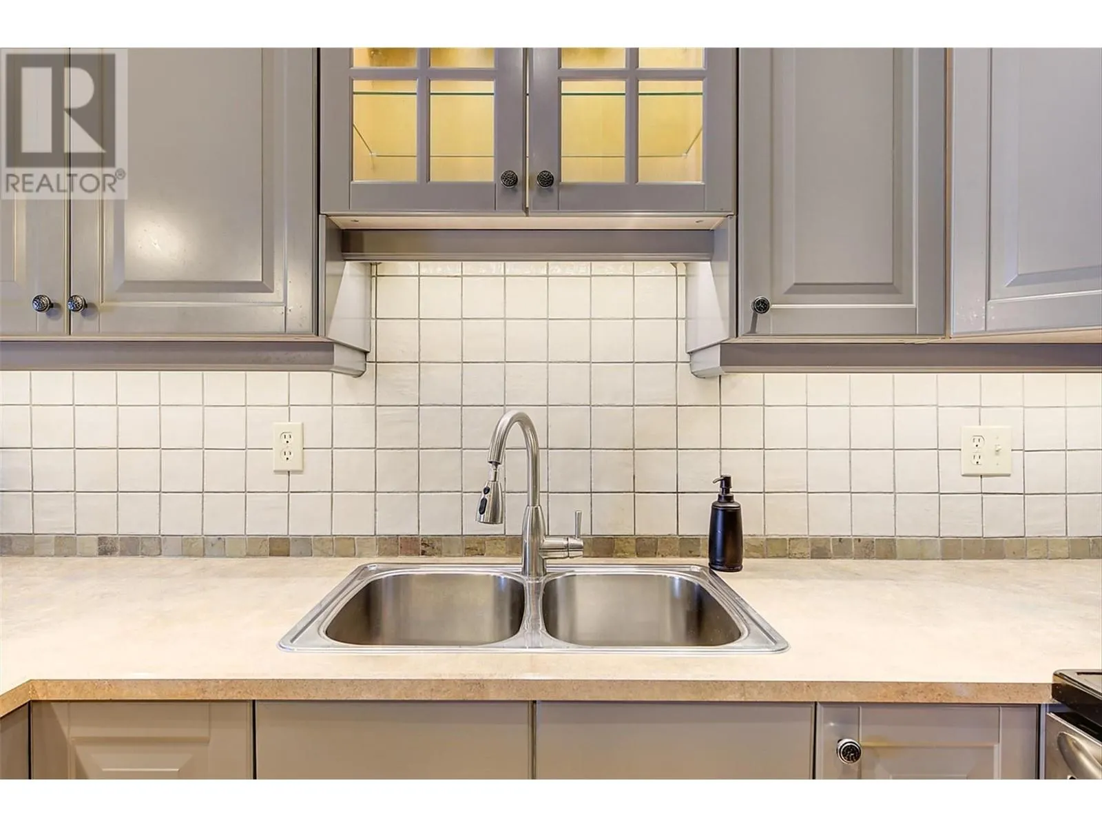 7470 Porcupine Road Unit# 402